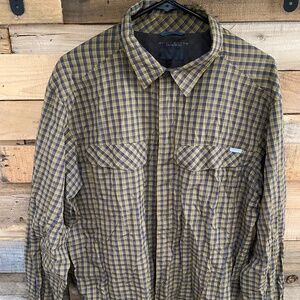 Men’s Columbia button up shirt